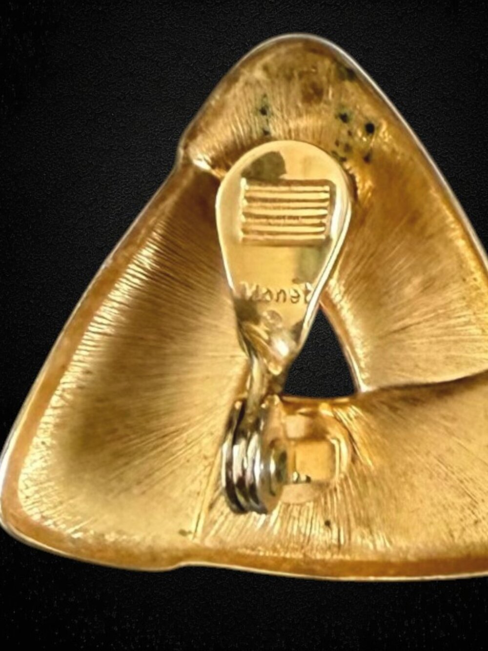 Vintage Monet Gold Tone Triangle Clip-On Earrings Chunky Geometric Minimalist - Picture 2 of 5
